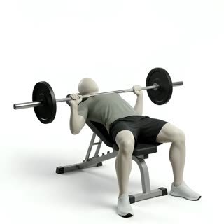 Exécution de l'exercice développé incliné barre, muscles sollicités : pectoraux, avec barre